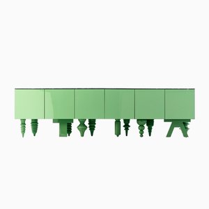 Mueble Showtime con patas en verde de Jaime Hayon para BD Barcelona