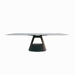 Tavolo B con ripiano anodizzato di 240 cm e base in pietra di Konstantin Grcic per BD Barcelona