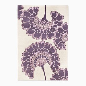Japanese Floral Teppich in Lila von Knots Rugs