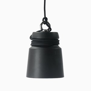 Kleine Lampe aus mattem schwarz glasiertem Steingut mit Kabel von Patrick Hartog