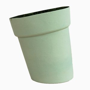 Vaso Distorted verde di Studio Lorier