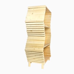 Wellenförmiges Bücherregal von Studio Lorier