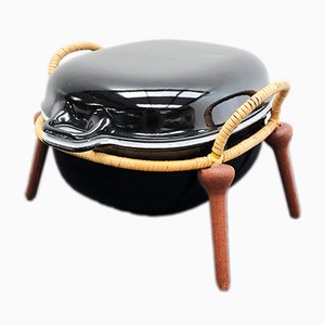 Pirofila nera con base in teak di Jens Quistgaard per De Forende Jernstoeberier, anni '50