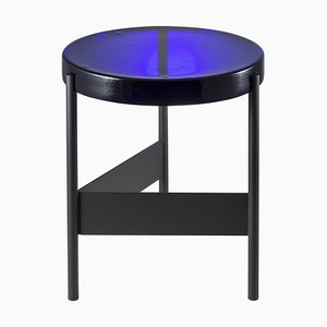 Tavolino Alwa Two 5600B-D con ripiano blu e base nera di Sebastian Herkner per Pulpo