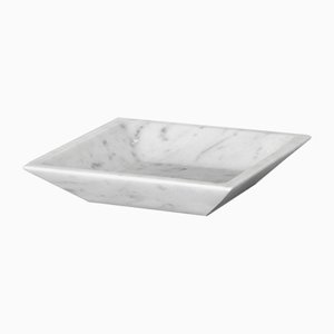 Piatto con base quadrata in marmo di Carrara bianco di Studioformart per MMairo