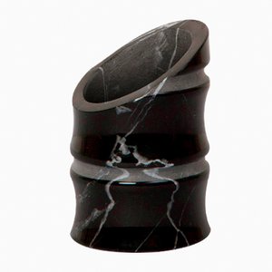 Vaso piccolo Kadomatsu in marmo nero Marquinia di Michele Chiossi per MMairo