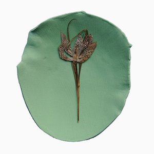 Bol Pétale en Porcelaine avec Lichen Vert et Fleurs Pressés par Mary Lennox Flowers