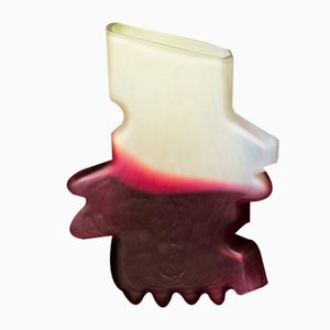 Vaso Shifting Shape rosso cremisi e bianco di Jonatan Nilsson, 2017