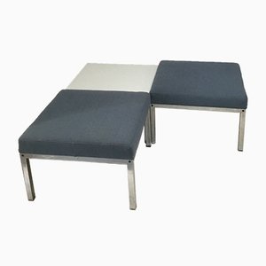 Mesa vintage cuadrada y dos taburetes, años 70. Juego de 3