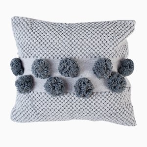 Graues Pompom Mushroom Kissen von R & U Atelier