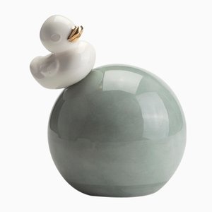 Scultura Ducky on a Ball di StudioKahn