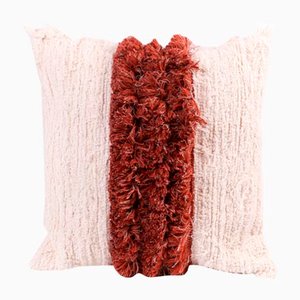 Fringe Furry Kissen von R & U Atelier