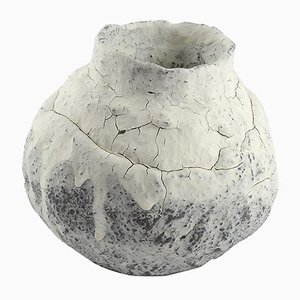 White Engobed Vase with Cracks by ymono, 2018