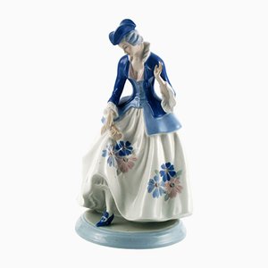 Italian Porcelain Tall Dama from Cacciapuoti, 1930s