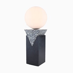 Dreieckige Monument Lampe aus Granit, massivem Stahl & Glas von Louis Jobst, 2016