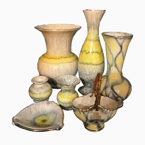 Juego de cerámicas esmaltadas en gris y amarillo brillante de Bay Keramik, años 50. Juego de 7