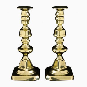 Candelabros victorianos de latón. Juego de 2