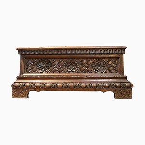 Boîte à Bijoux Antique en Noyer Sculpté, 1820s