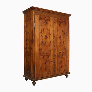 Armoire Tyrolienne Antique en Mélèze, 18ème Siècle