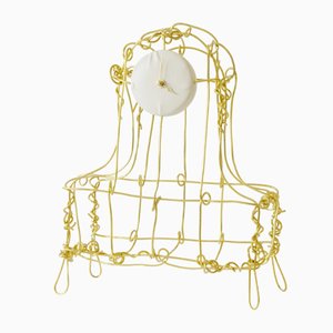 Reloj de repisa Floating Frames de latón de Kiki Van Eijk & Joost Van Bleiswijk