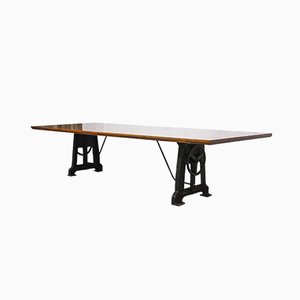 Großer industrieller Tisch aus Nussholz, 1950er