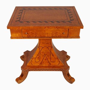 Mesa auxiliar estilo Biedermeier con incrustaciones de madera nudosa de olmo, década de 1850