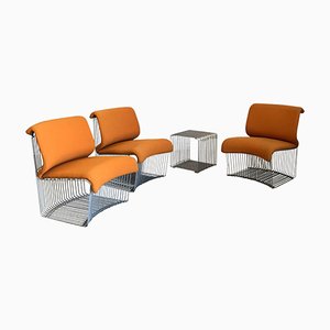 Mesa auxiliar y 3 sillas Pantonova de Verner Panton para Fritz Hansen, 1971. Juego de 4