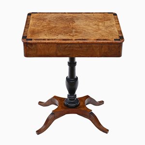 Antiker Querverbundener Walnuss Beistelltisch