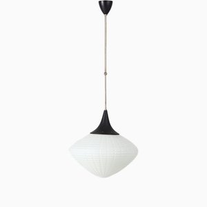 Lámpara colgante de vidrio opalino estriado de Kamenický Šenov, años 50