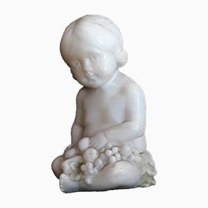 Figura de niño antigua pequeña de alabastro de Hofkunstanstalt Kochendörfer