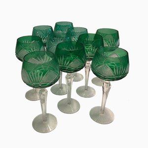 Vasos bohemios de cristal verde, años 30. Juego de 10