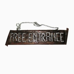 Free Entrance Sign by Cartel Hierro