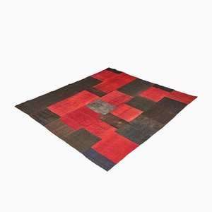 Tappeto Kilim rosso e nero, Turchia, anni '90