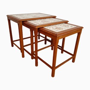 Tavolini ad incastro moderni in ceramica e teak, Scandinavia, anni '60