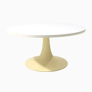 French Round White Tulip Coffee Table from Grosfillex, 1960s