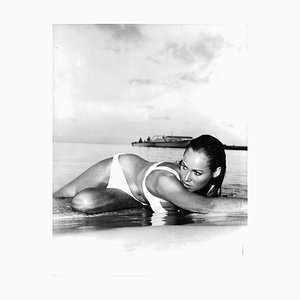 Stampa Ursula On The Beach di Galerie Prints