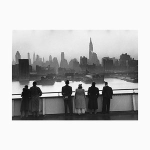 New York Dawn Print by Kurt Hutton