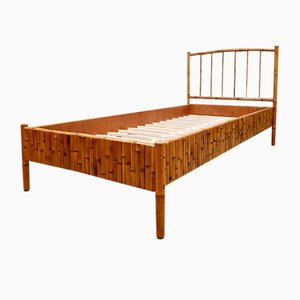 Sofá cama vintage de bambú