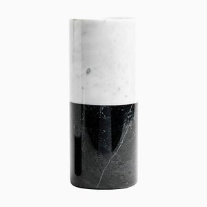 Jarrón cilíndrico de mármol en blanco y negro de FiammettaV Home Collection