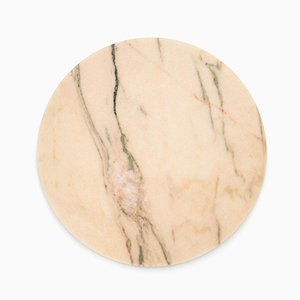 Plato para queso redondo de mármol rosa de FiammettaV Home Collection