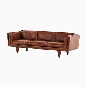 V11 Sofa von Illum Wikkelsø für Holger Christiansen, 1960er