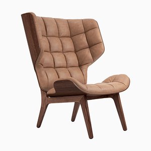 Silla Mammoth de roble teñido oscuro y cuero color camel de Rune Krøjgaard & Knut Bendik Humlevik para Norr11