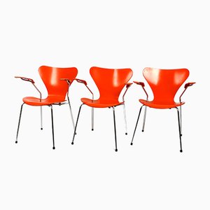 Butacas 3207 danesas de madera comprimida de Arne Jacobsen para Fritz Hansen, 1982. Juego de 3
