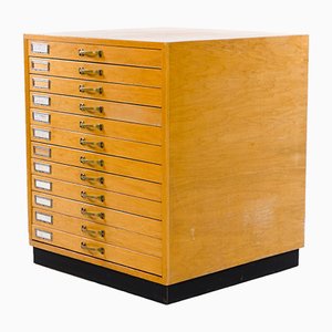 Original Industriemöbel kaufen | Pamono Online Shop