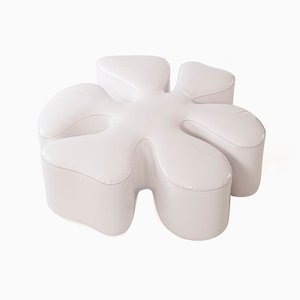 Pouf Margaret in ecopelle bianca lucida di VGnewtrend