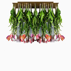 Lampada da soffitto grande Flower Power in vetro di Murano e tulipani artificiali di VGnewtrend