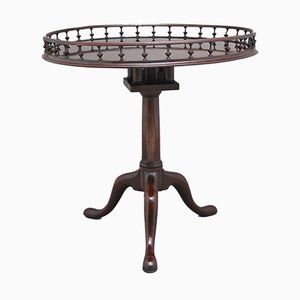 Tavolo tripode in mogano, XVIII secolo