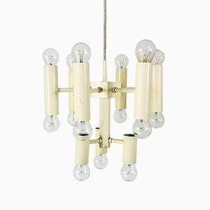 Lampadario Mid-Century bianco di Gaetano Sciolari, anni '60