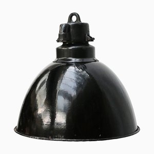 Lámpara colgante industrial vintage esmaltada en negro, años 30