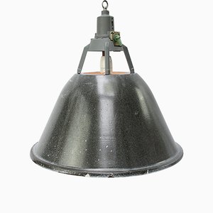 Lámpara colgante industrial vintage esmaltada en gris, años 50
